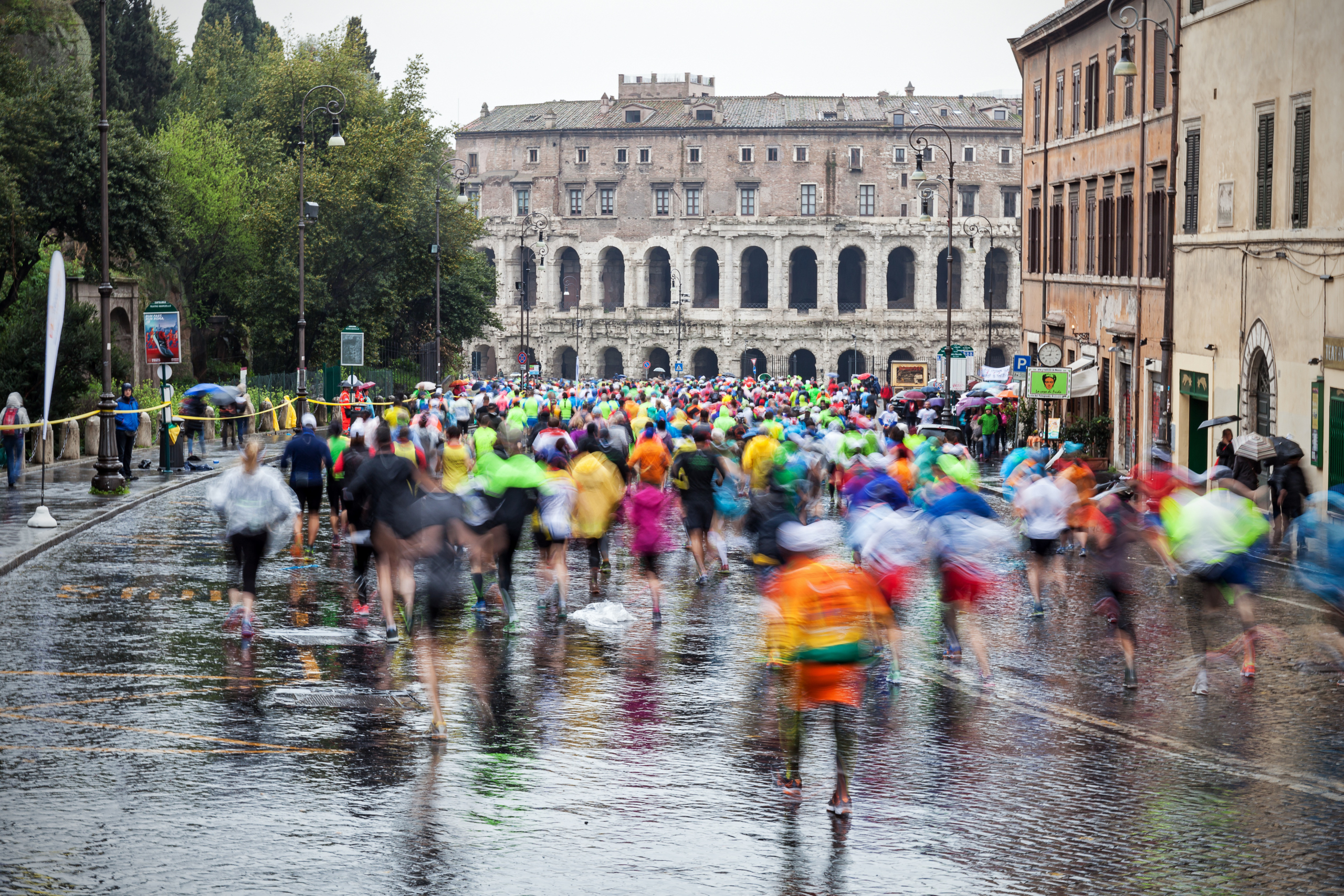 https://pixabay.com/it/photos/maratona-roma-italia-traccia-4859363/