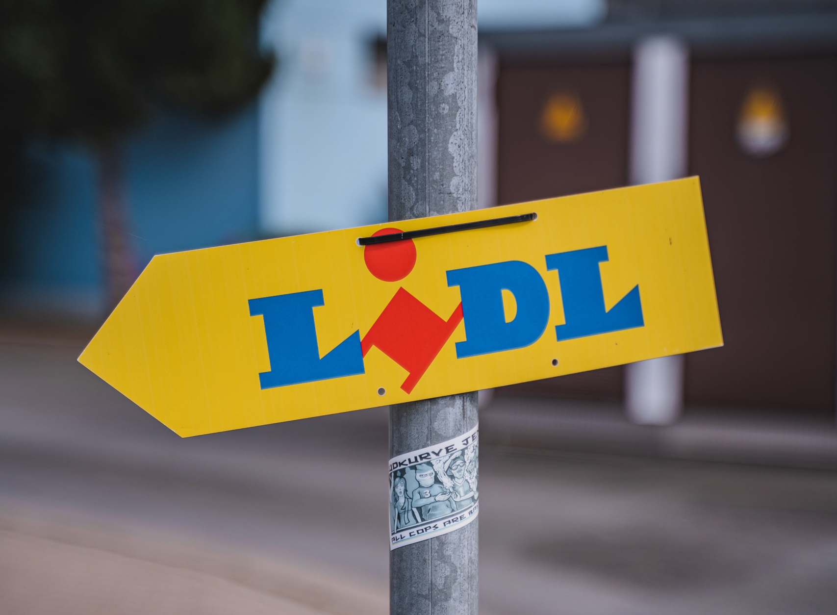 https://pixabay.com/it/photos/lidl-segnaletica-inviare-direzione-6735518/